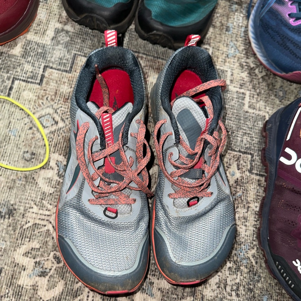 Altra Timp 3 Womens Trial Running Shoes Size 8 Quantic Maxtrac Gray/pink